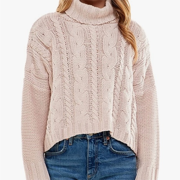 Love Tree Sweaters - NWOT Love Tree Cableknit Turtleneck Size L